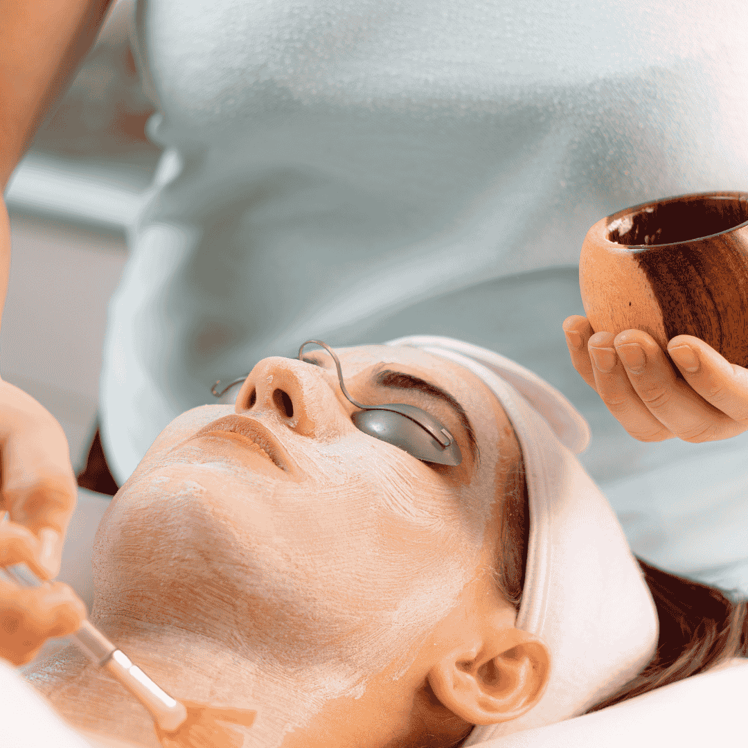 Facial Hidratante en cara y cuello